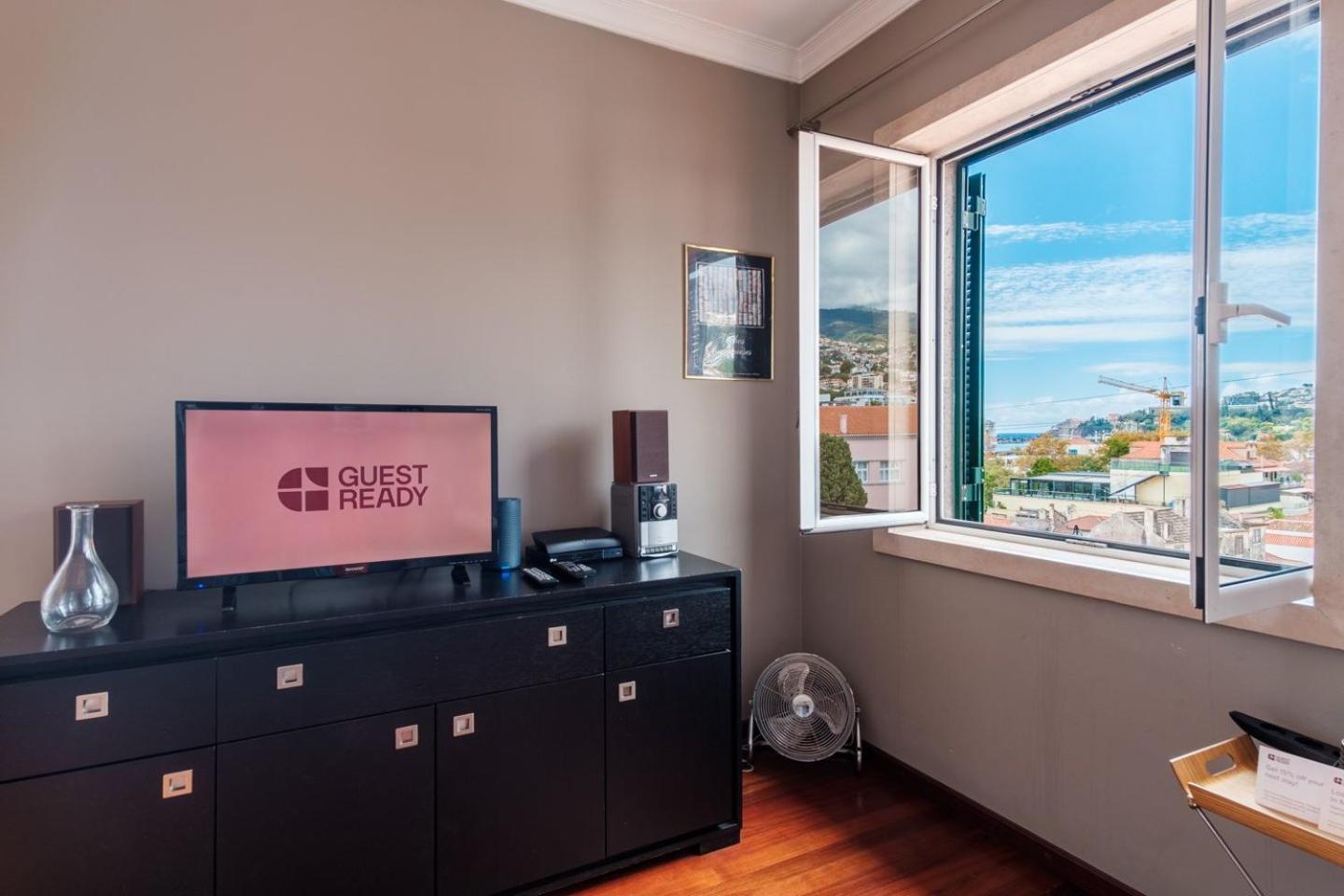 Guestready - Sao Tiago In Old Town Apartment ฟุงชาล ภายนอก รูปภาพ
