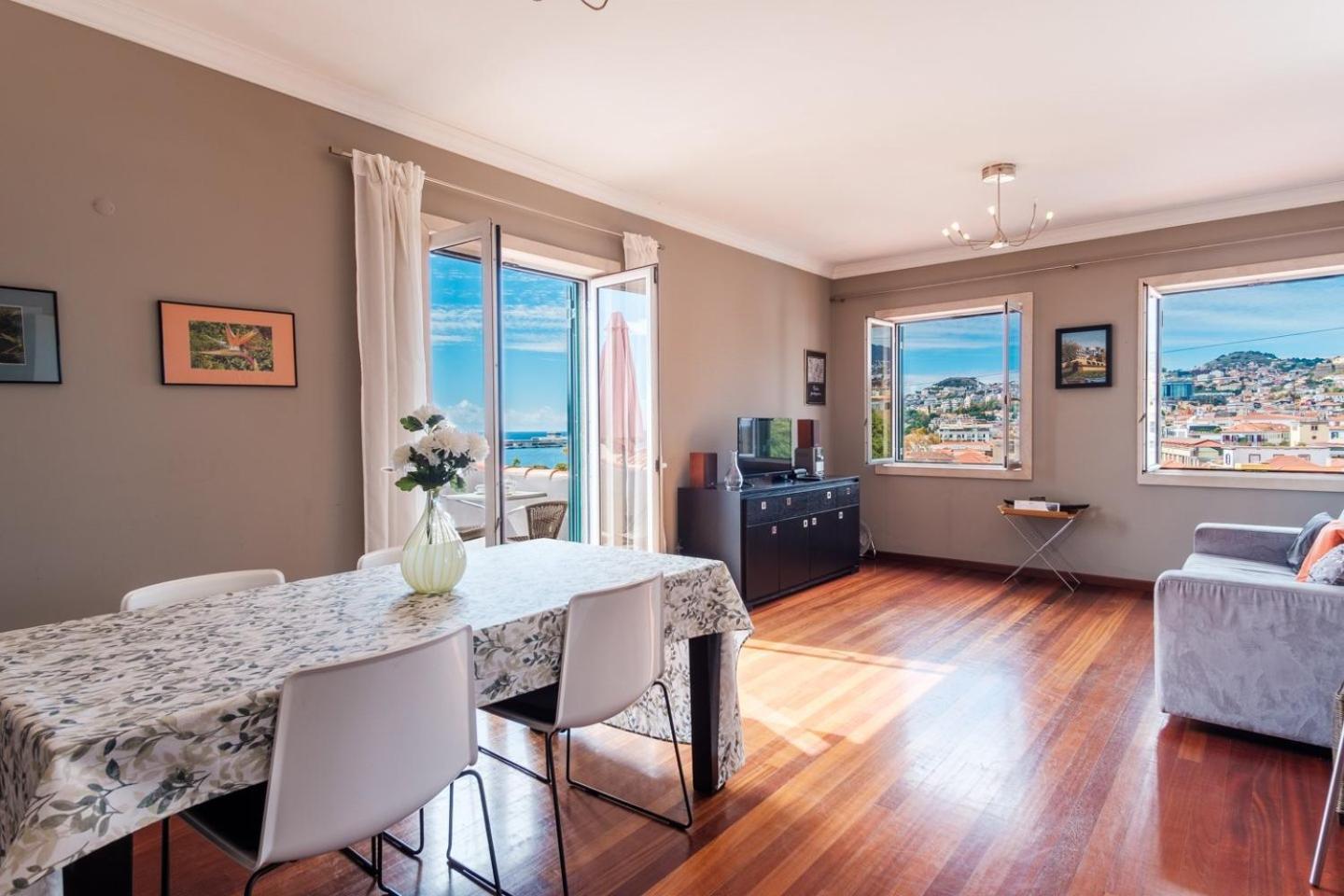Guestready - Sao Tiago In Old Town Apartment ฟุงชาล ภายนอก รูปภาพ
